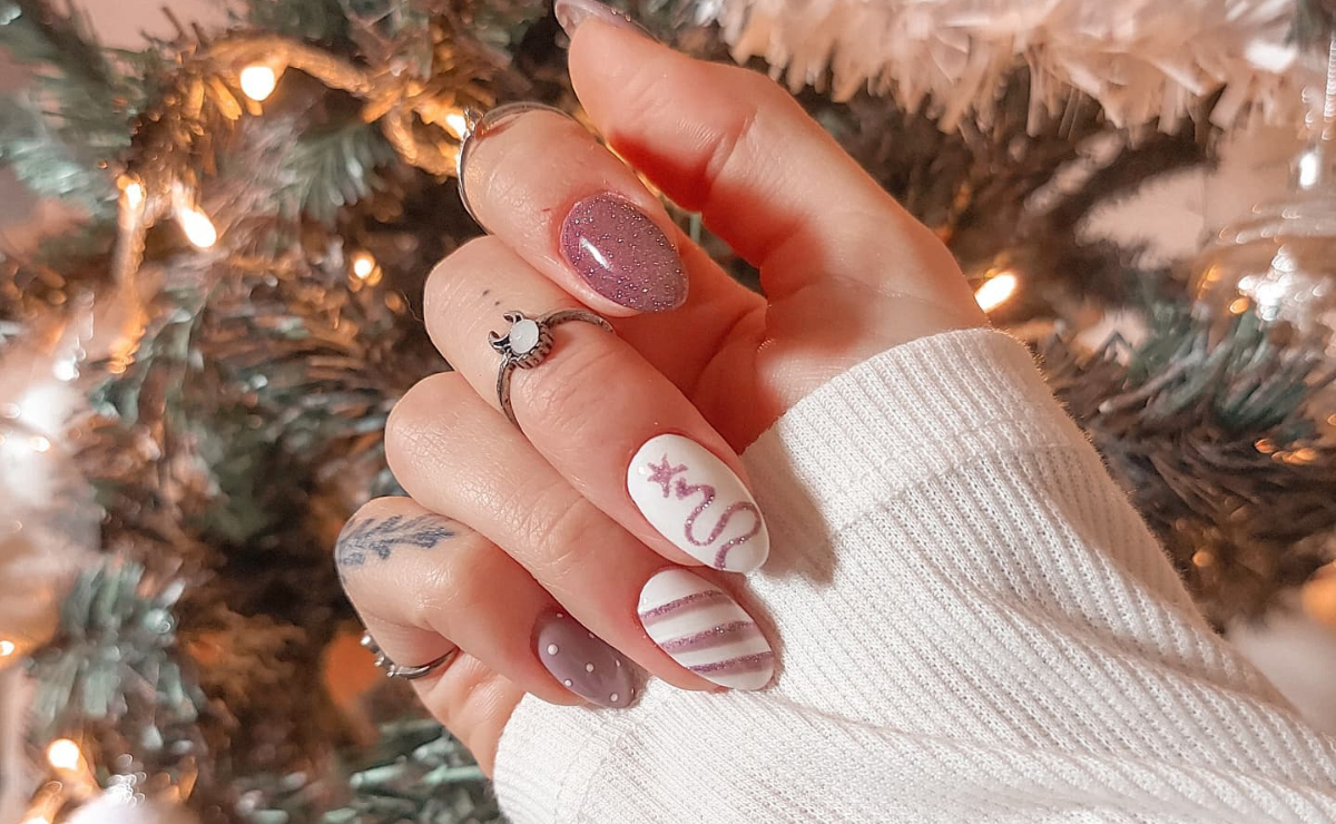 unhas de natal com glitter