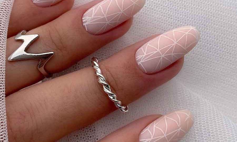 Tendências de unhas decoradas para 2025-2026: o que está em alta?