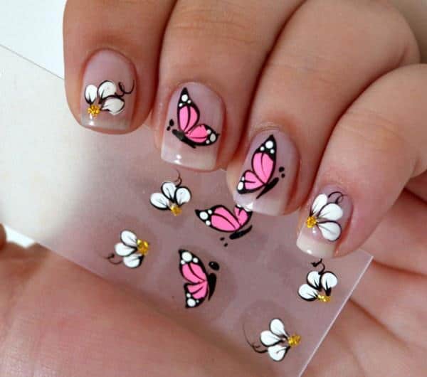 unhas decoradas com adesivos
