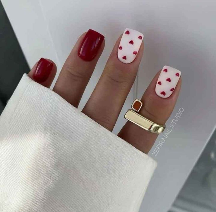 Descubra a Teoria das Unhas Azuis e Seu Significado no Relacionamento