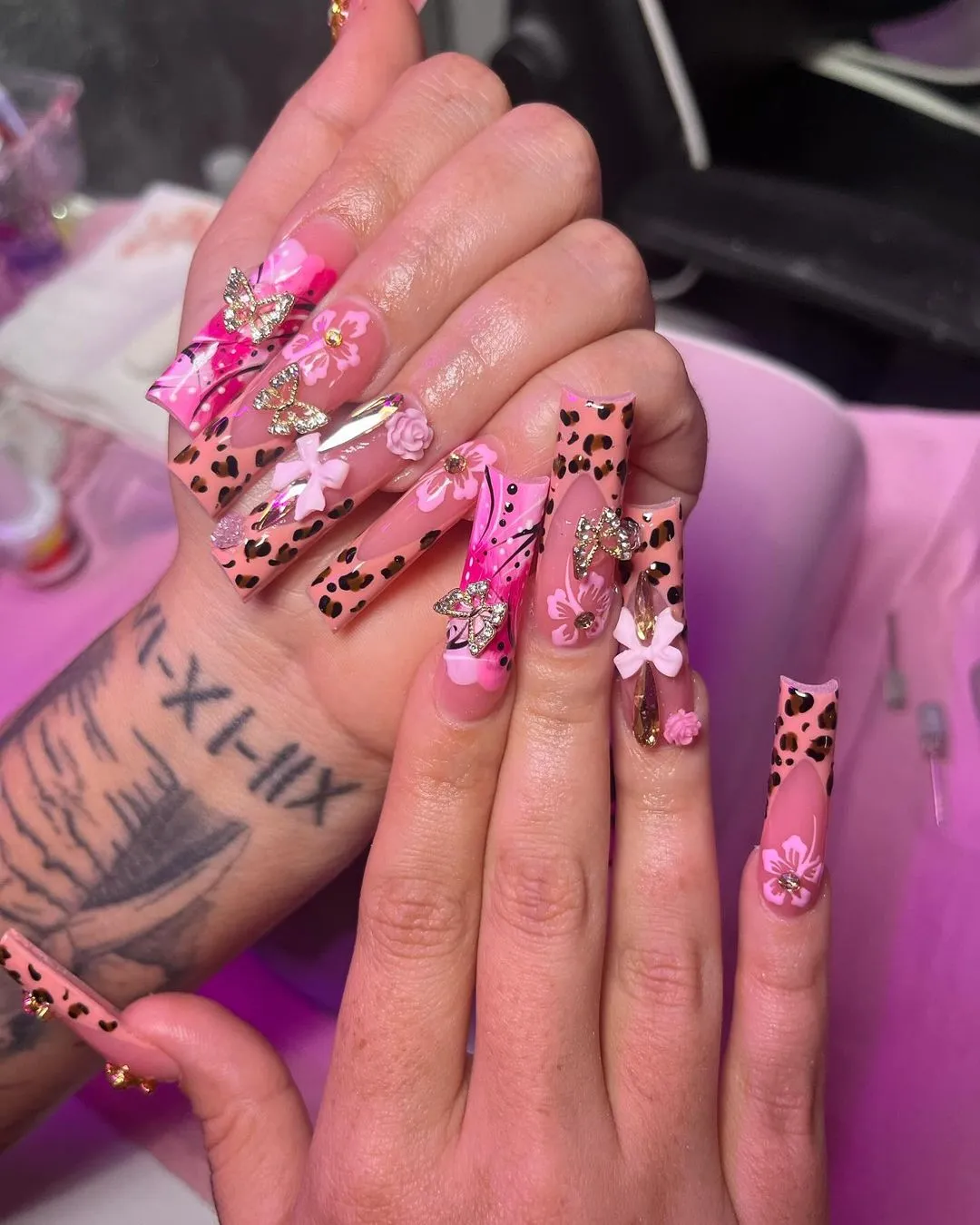 Unhas Temáticas: Inspire-se no MET Gala para sua Próxima Nail Art