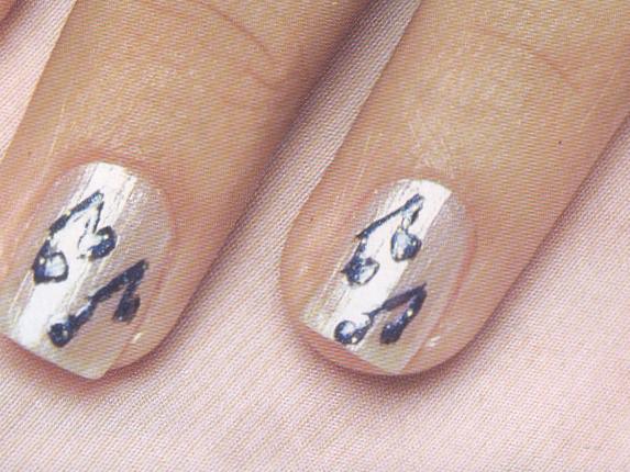 Tutoriais de Nail Art Musical Fácil para Iniciantes