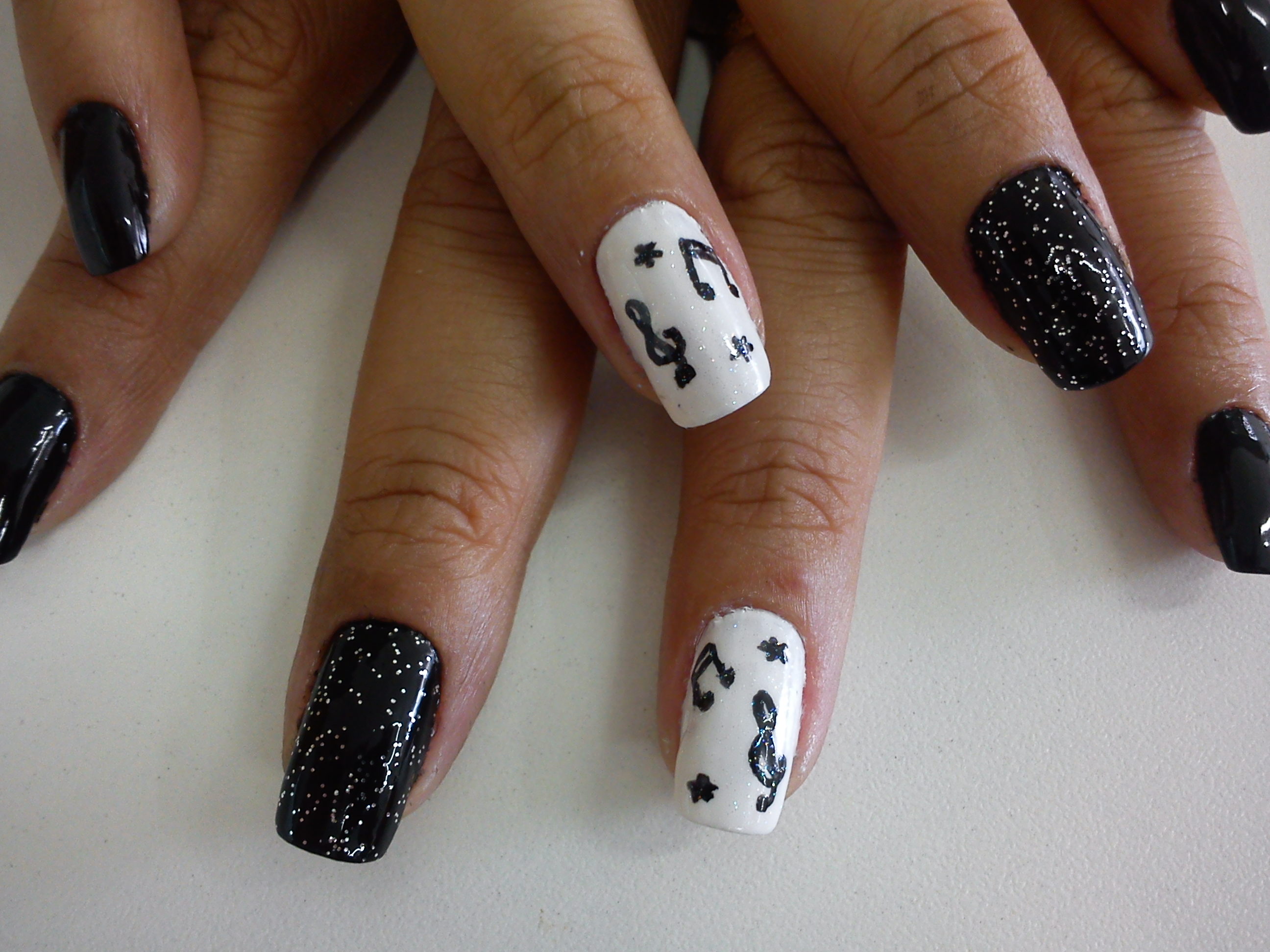 Tutoriais de Nail Art Musical Fácil para Iniciantes