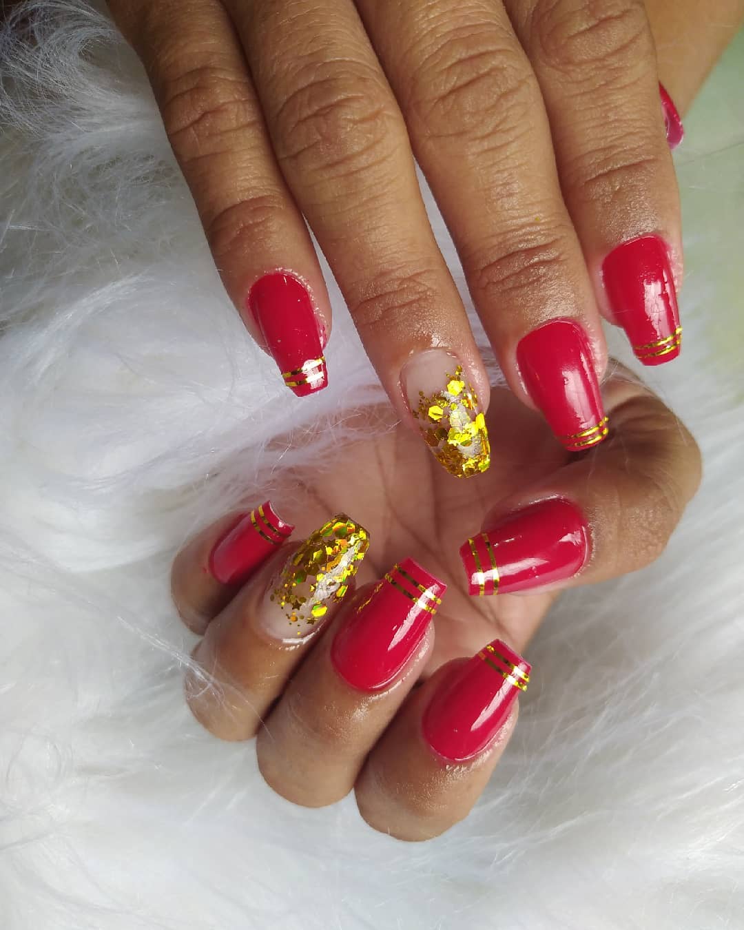 Unhas Decoradas Vermelho e Dourado: Tutoriais Simples para Fazer em Casa