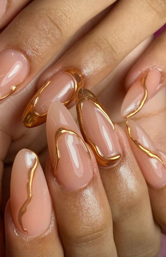 Cores de esmalte que rejuvenescem as mãos: dicas e tendências