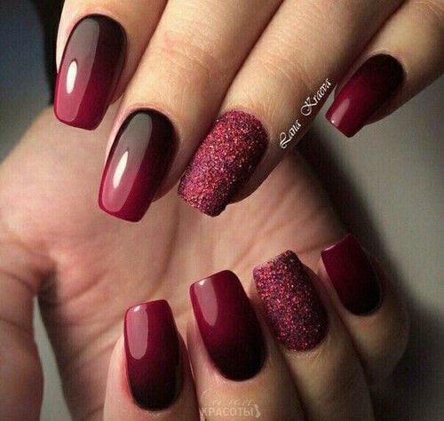 unhas em gel vermelha