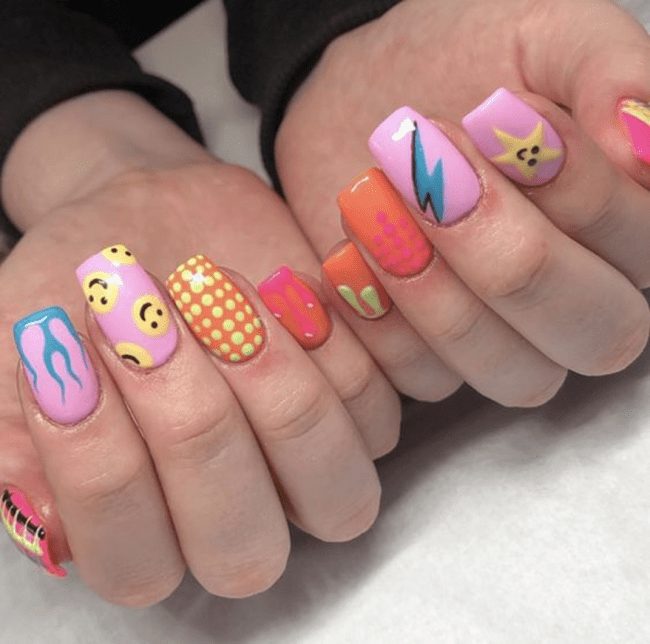 Frases Engraçadas para Unhas: Ideias para Expressar seu Humor