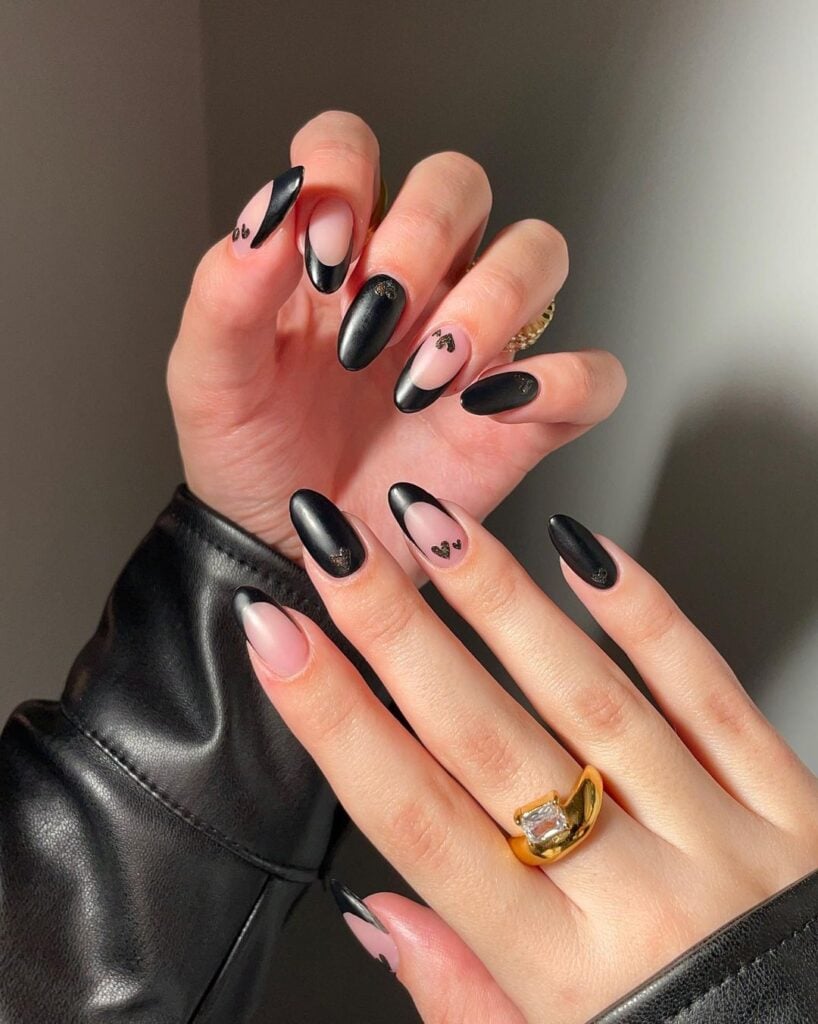 preço de unhas escuras decoradas em salão