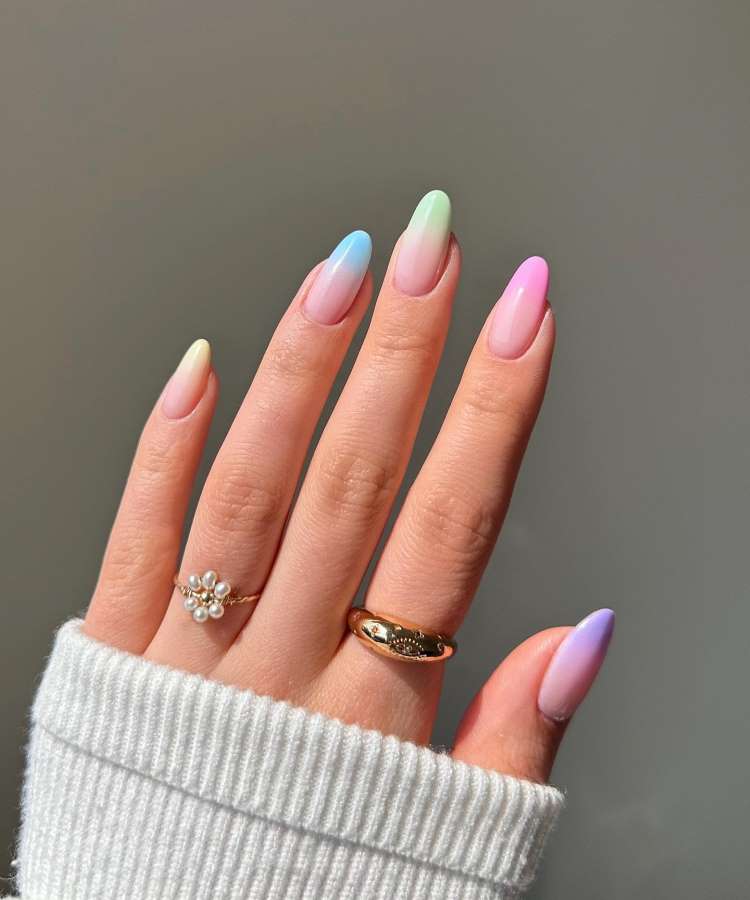 Francesinha com Brilho: Elegância e Glamour para Suas Unhas