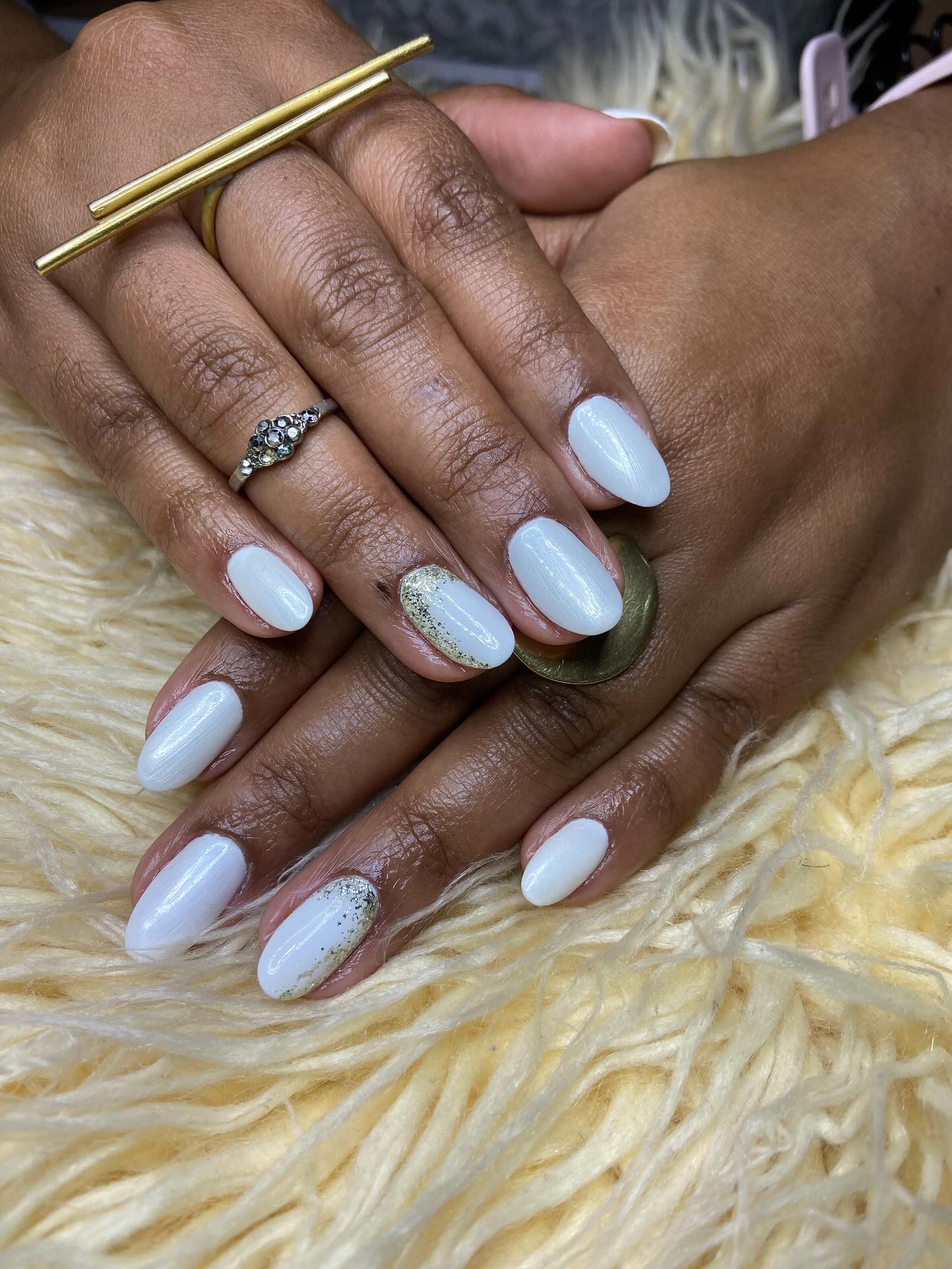 unhas brancas peroladas 2026