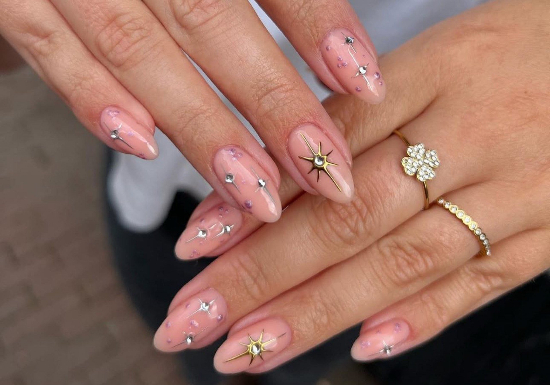 Milky Nails: A Tendência Minimalista que Conquistou 2026