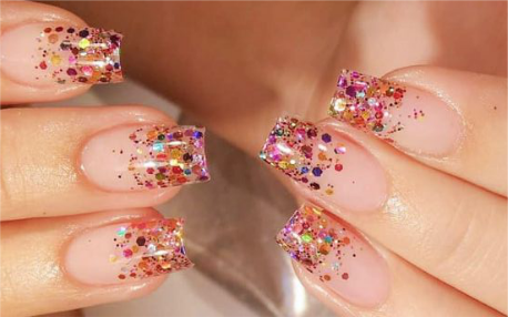 Unhas Postiças para o Carnaval: Praticidade e Estilo em 7 Dias