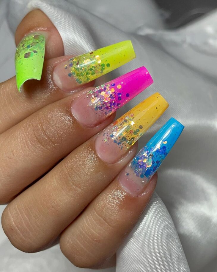 Como Aplicar Pedrarias nas Unhas para o Carnaval: Passo a Passo