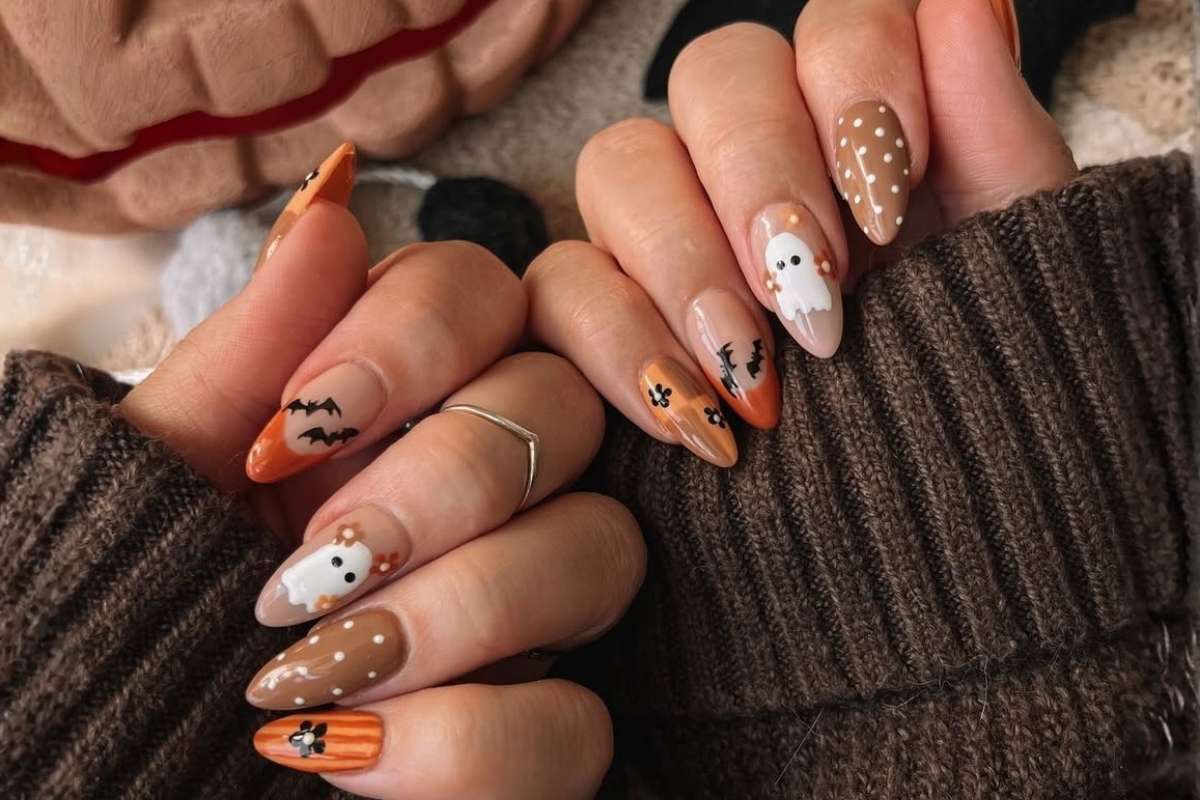 5 Ideias de Nail Art para o Halloween que Você Precisa Testar
Como Fazer Unhas de Halloween em Casa: Guia Completo
As Melhores Cores de Esmalte para o Halloween de 2024
Unhas Postiças vs. Adesivos: Qual a Melhor Opção para o Halloween?
Tendências de Unhas para o Halloween: Do Minimalista ao Ousado
