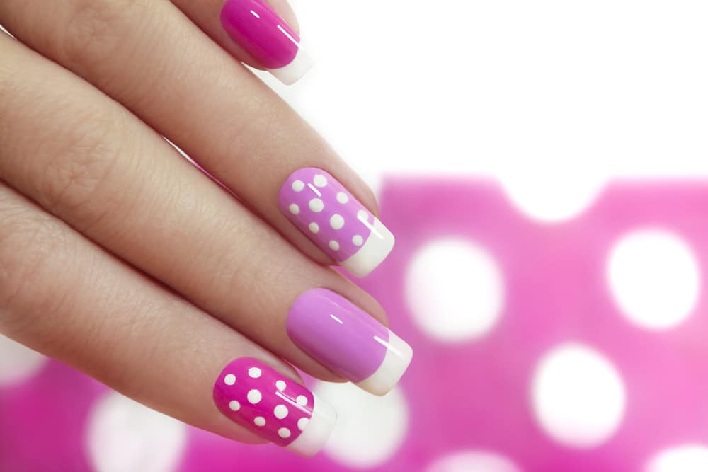 5 ideias de títulos:
1. Unhas Simples e Elegantes: As Cores Que Dominarão 2026
2. O Guia Definitivo para Unhas Perfeitas Sem Decoração
3. Tendências de Esmaltação Clássica para um Visual Sofisticado
4. Misturinhas de Esmaltes: Crie Cores Únicas para Suas Unhas
5. Dicas de Ouro para um Acabamento de Salão em Casa