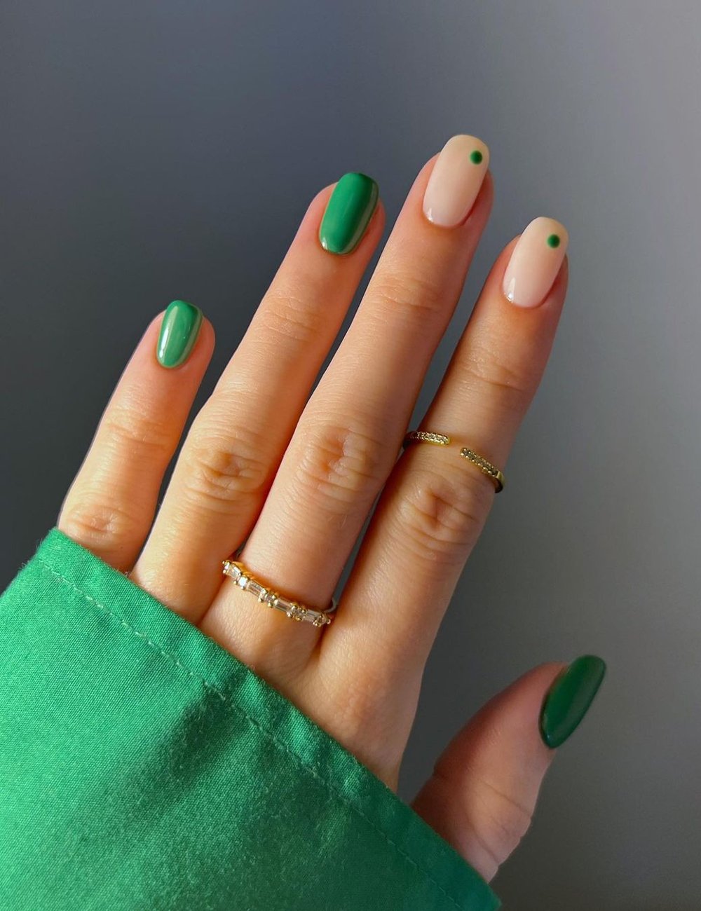 5 ideias de títulos:
1. Unhas Simples e Elegantes: As Cores Que Dominarão 2026
2. O Guia Definitivo para Unhas Perfeitas Sem Decoração
3. Tendências de Esmaltação Clássica para um Visual Sofisticado
4. Misturinhas de Esmaltes: Crie Cores Únicas para Suas Unhas
5. Dicas de Ouro para um Acabamento de Salão em Casa