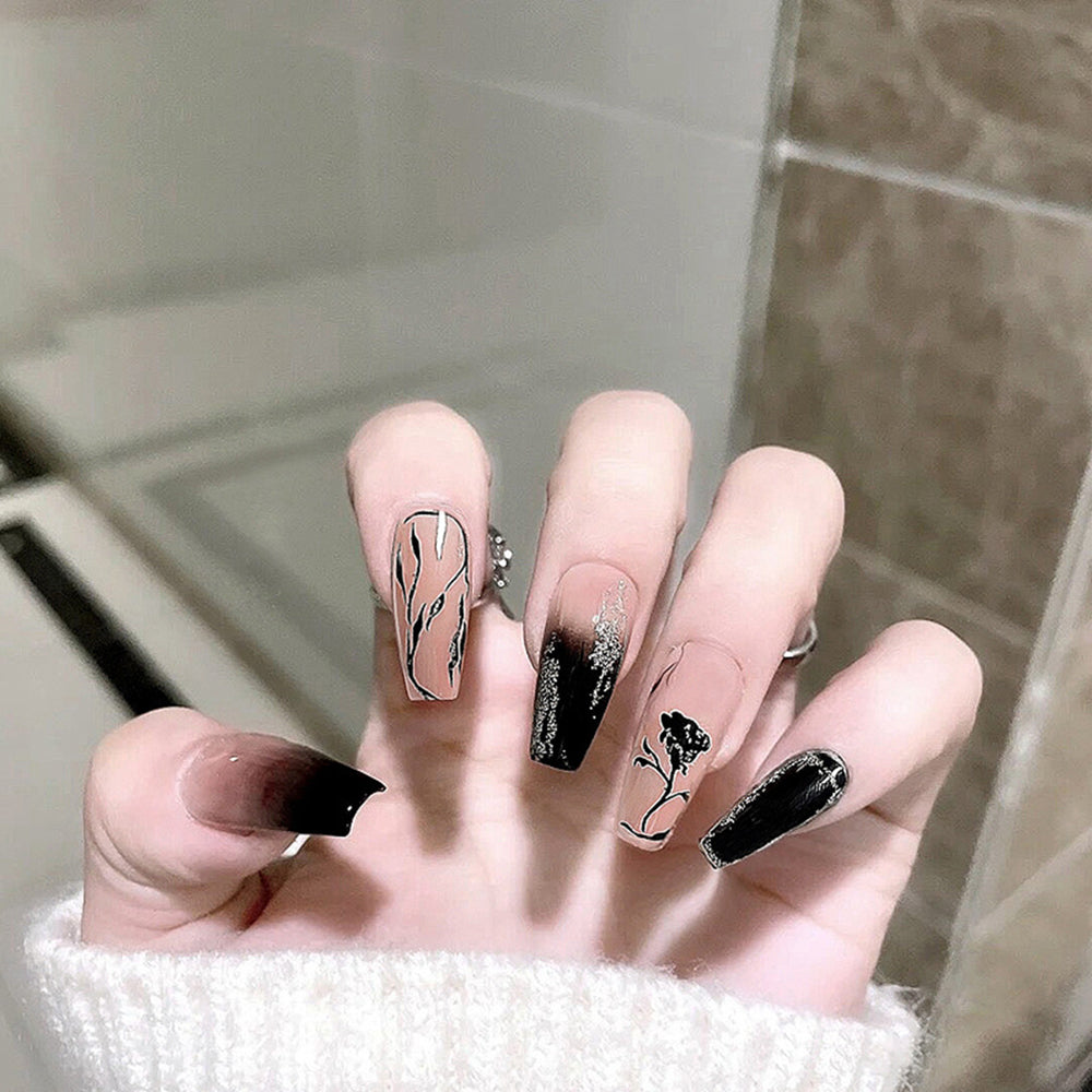 Unhas Postiças Autocolantes vs. Para Colar: Qual a Melhor Opção?