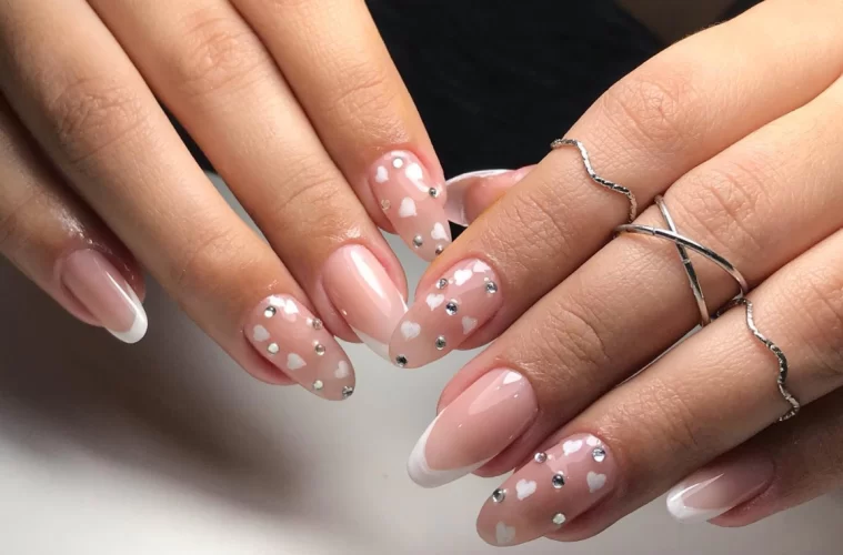 Passo a Passo: Aplicação e Remoção de Unhas Postiças Sem Danificar as Suas Unhas Naturais