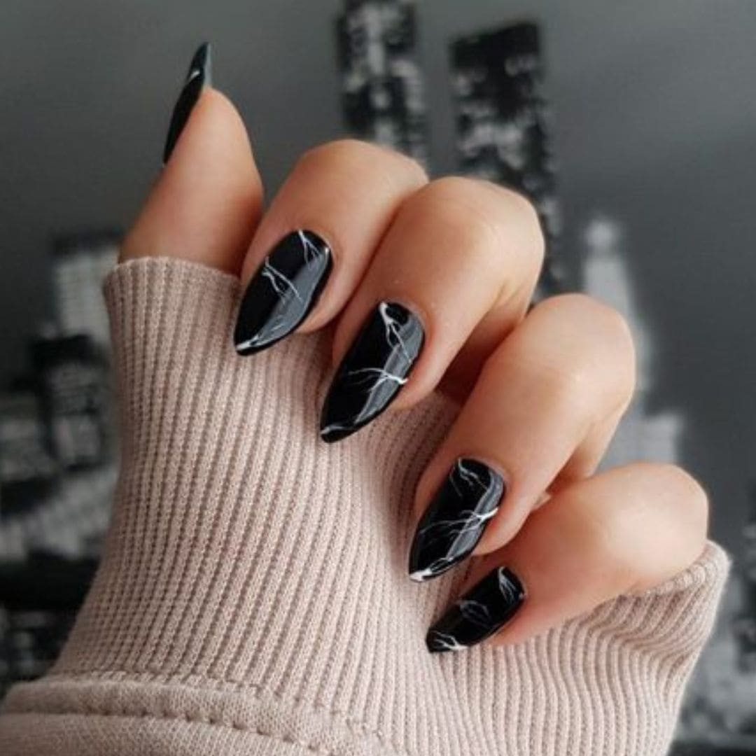 unhas pretas decoradas