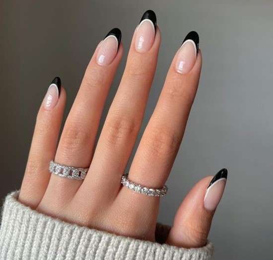 unhas pretas stiletto
