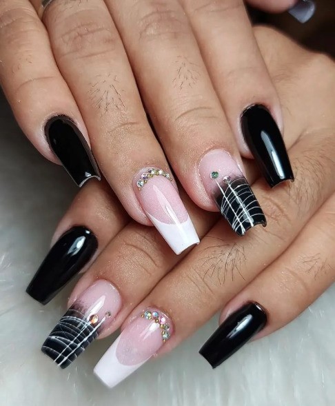 Unhas pretas decoradas com efeito ombré
