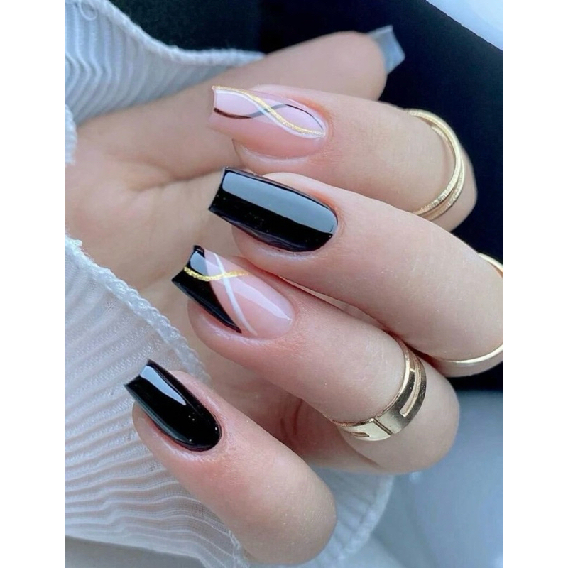 Unhas pretas com películas