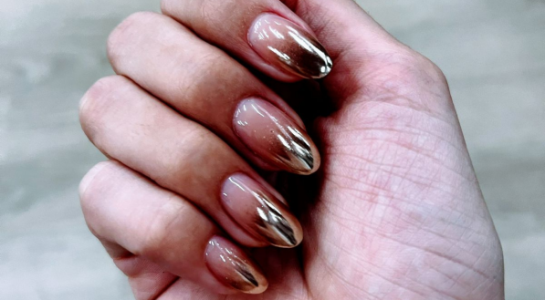 unhas minimalistas e sofisticadas