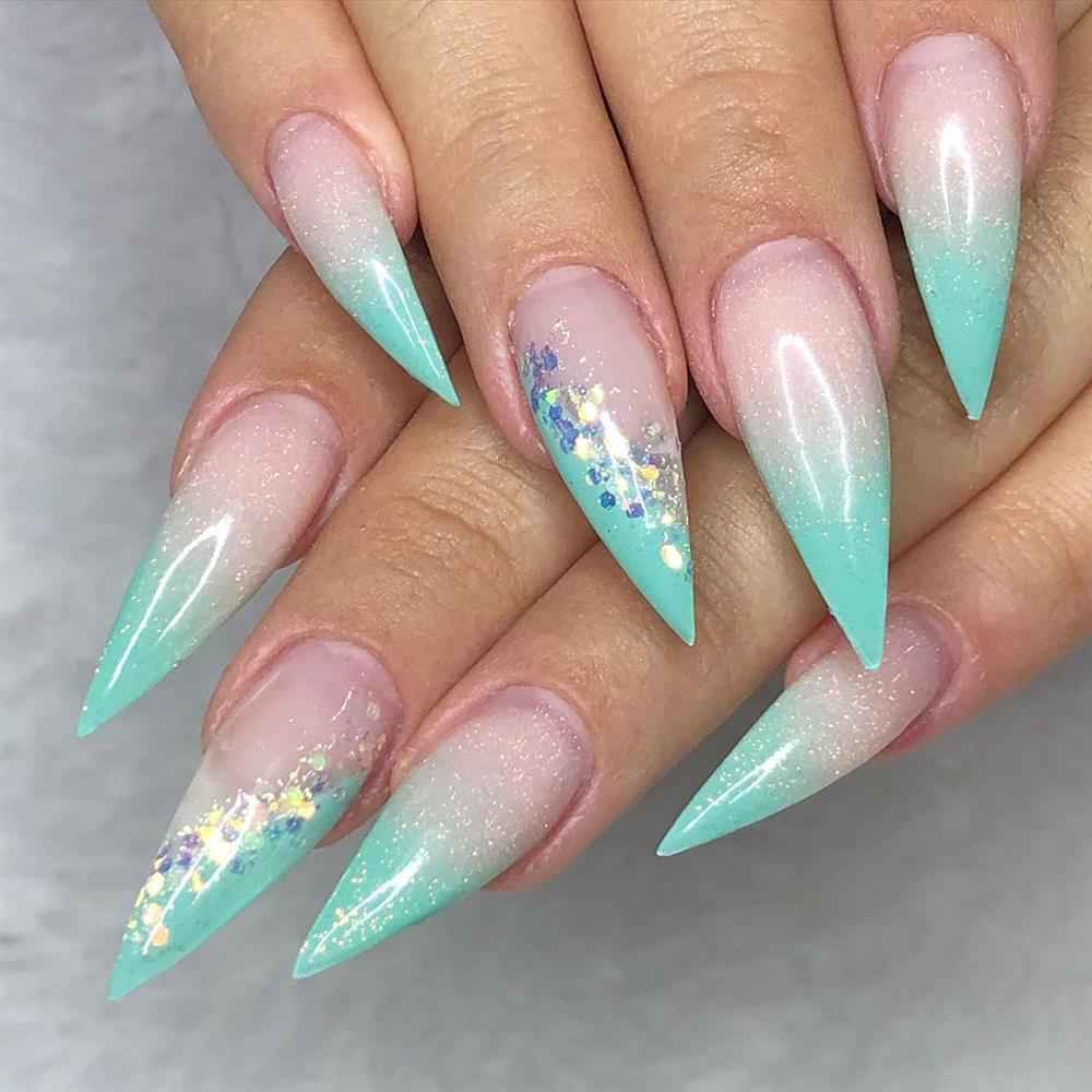 unhas stiletto decoradas