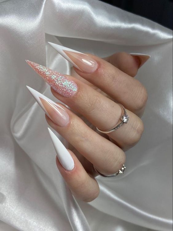 unhas stiletto decoradas