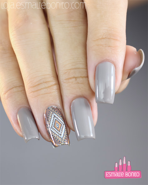 Inspirações de Unhas Tribal Coloridas para o Verão