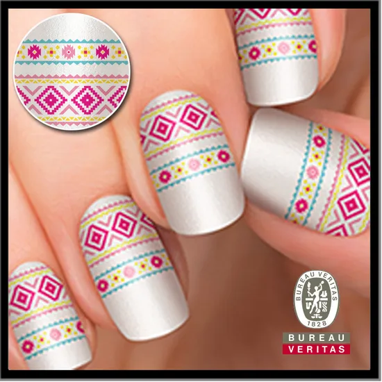 Inspirações de Unhas Tribal Coloridas para o Verão