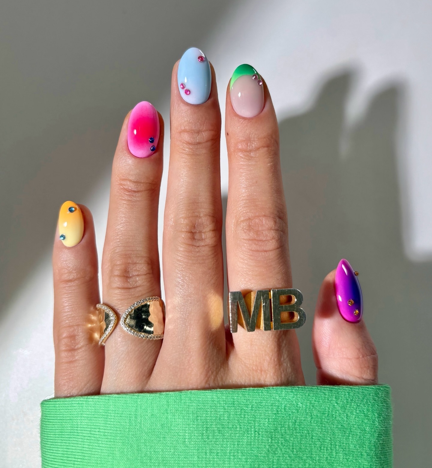 Desvendando a Nail Art: Estilos de Unhas que Você Precisa Experimentar no Verão
