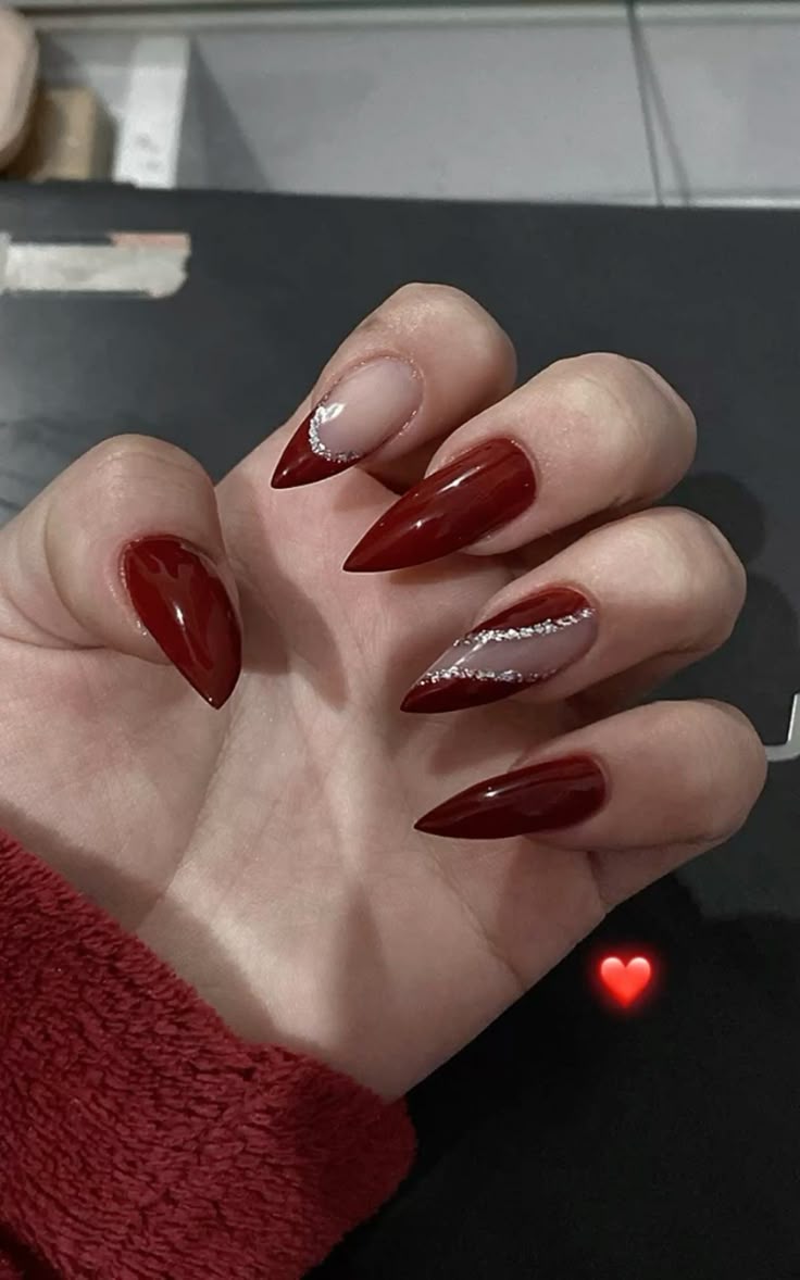 Unhas vermelhas com glitter: Dicas para um brilho perfeito