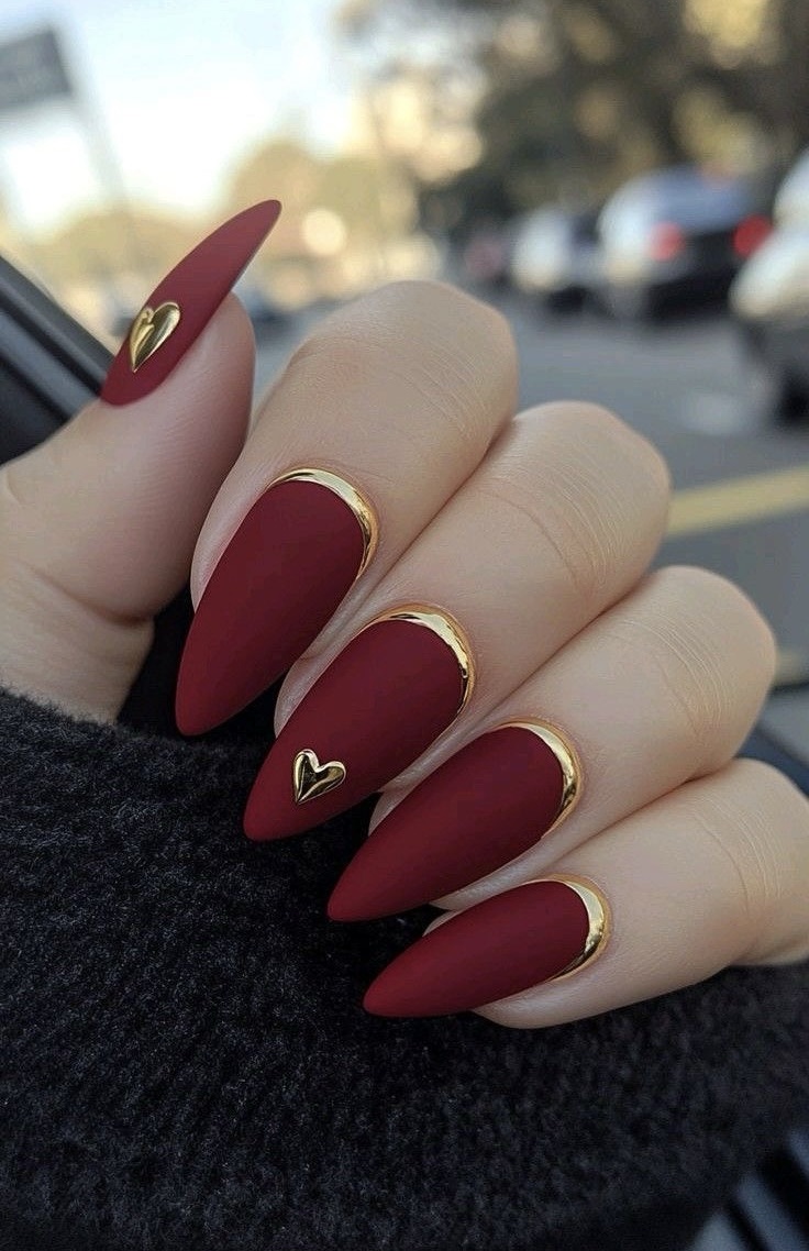 unhas vermelhas decoradas