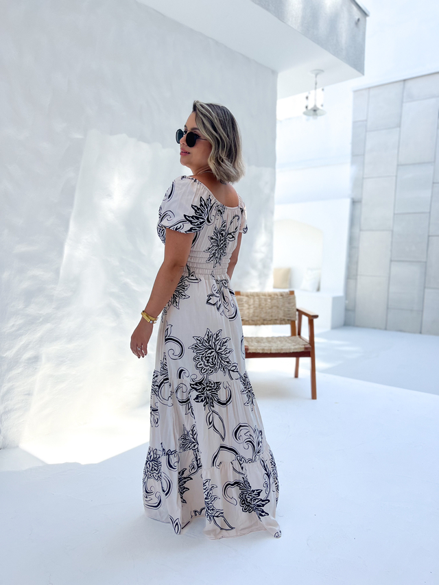 vestido longo com recortes