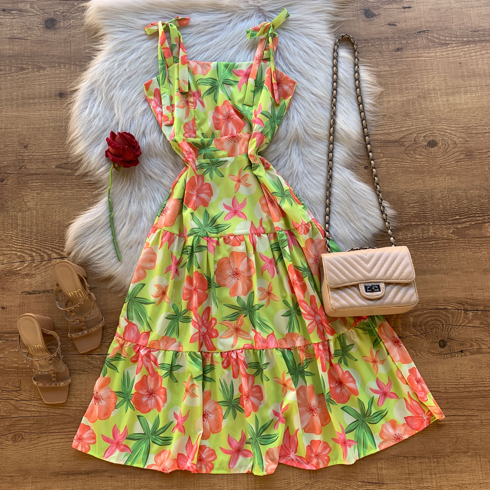 Vestido midi soltinho com cinto