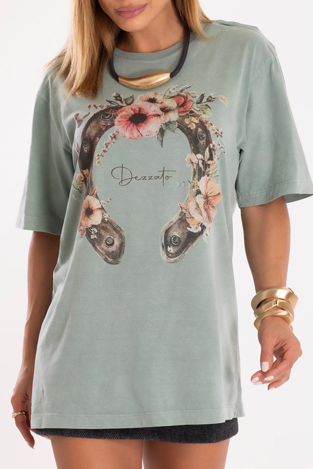 camiseta ampla feminina