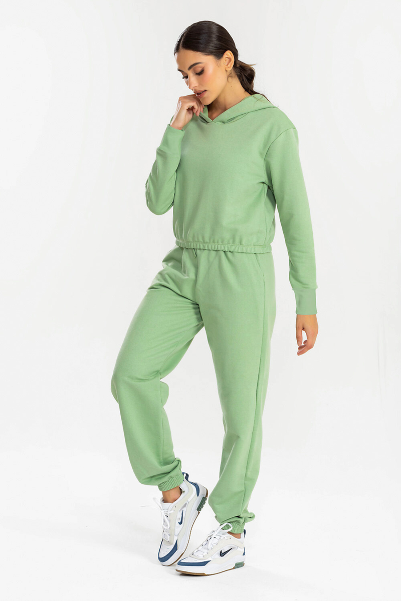 looks com conjunto moletom feminino
