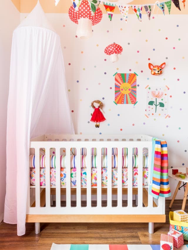 quarto de bebê aconchegante feminino