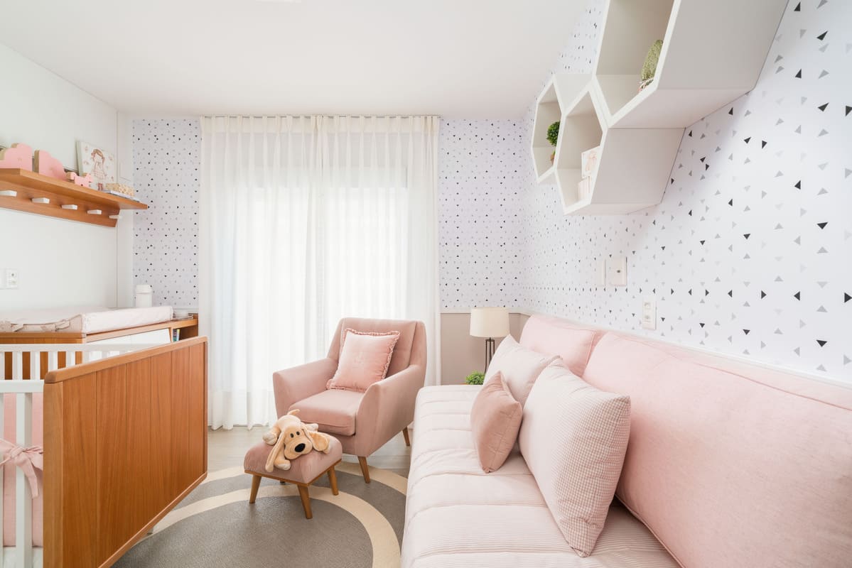 quarto de bebê minimalista feminino