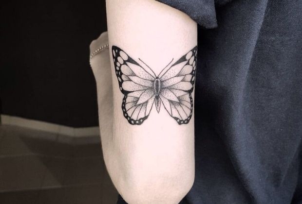 tatuagem feminina clavícula