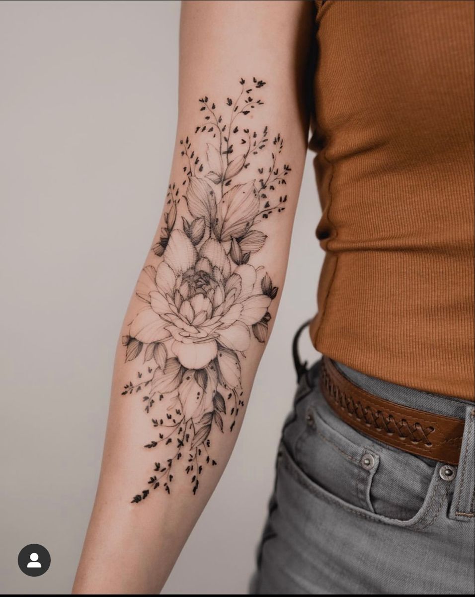 tatuagem feminina moderna
