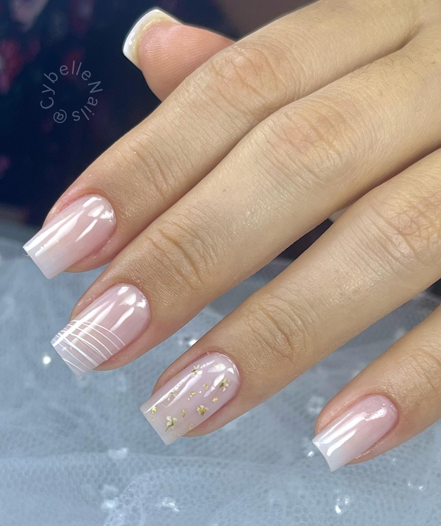 unhas decoradas com pedrarias