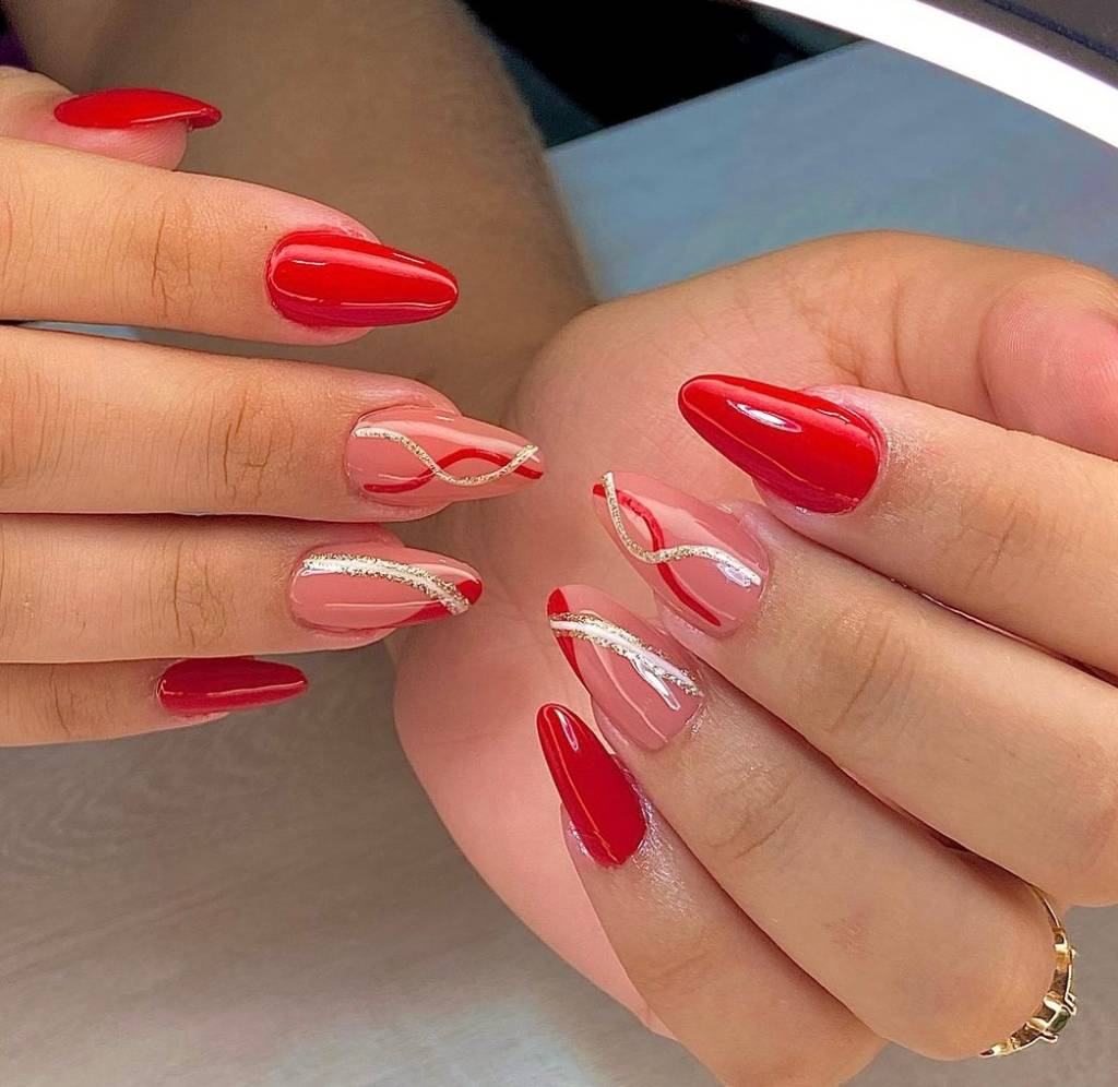 unhas vermelhas decoradas