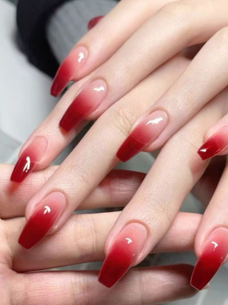 unhas de gel decoradas vermelhas